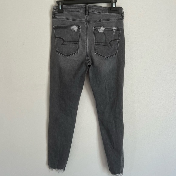 American Eagle Grey Distressed Super Hi Rise Jeggings Size 6 Short - Picture 4 of 8